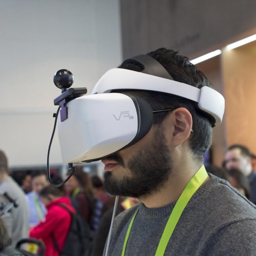 Virtual relaity (VR) goggles amaze visitors at the annual 2019 CES show in Las Vegas, like these from Huawei / Photo credits: woodkern / 2019 / Source: depositphotos.com, ©2019